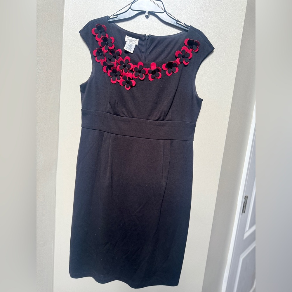 Maggy London Black Sheath Dress - Size 14 - Red Floral Embroidered Neckline - Picture 2 of 8